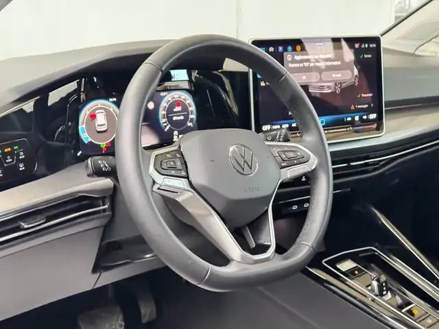 Volkswagen Golf view 19