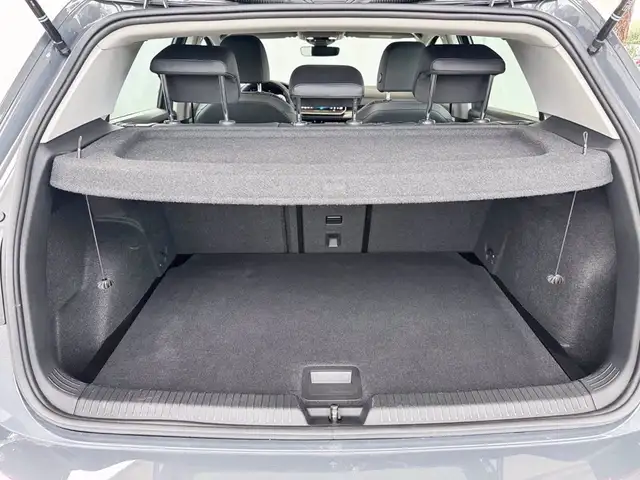 Volkswagen Golf view 12