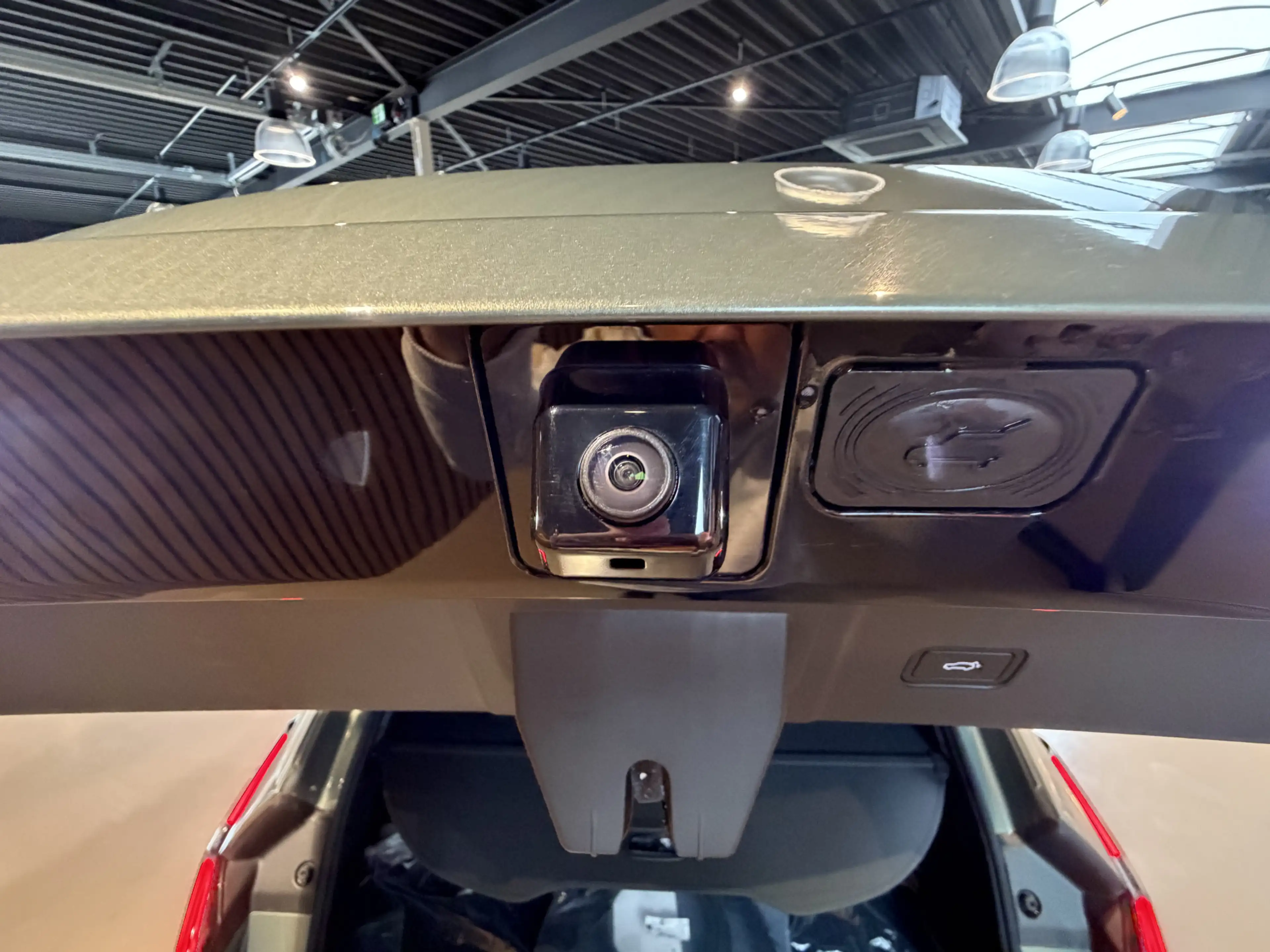 Lynk & Co 08 1.5 More PLUG-IN | PANORAMADAK | STOELMASSAGE | ST — photo 30