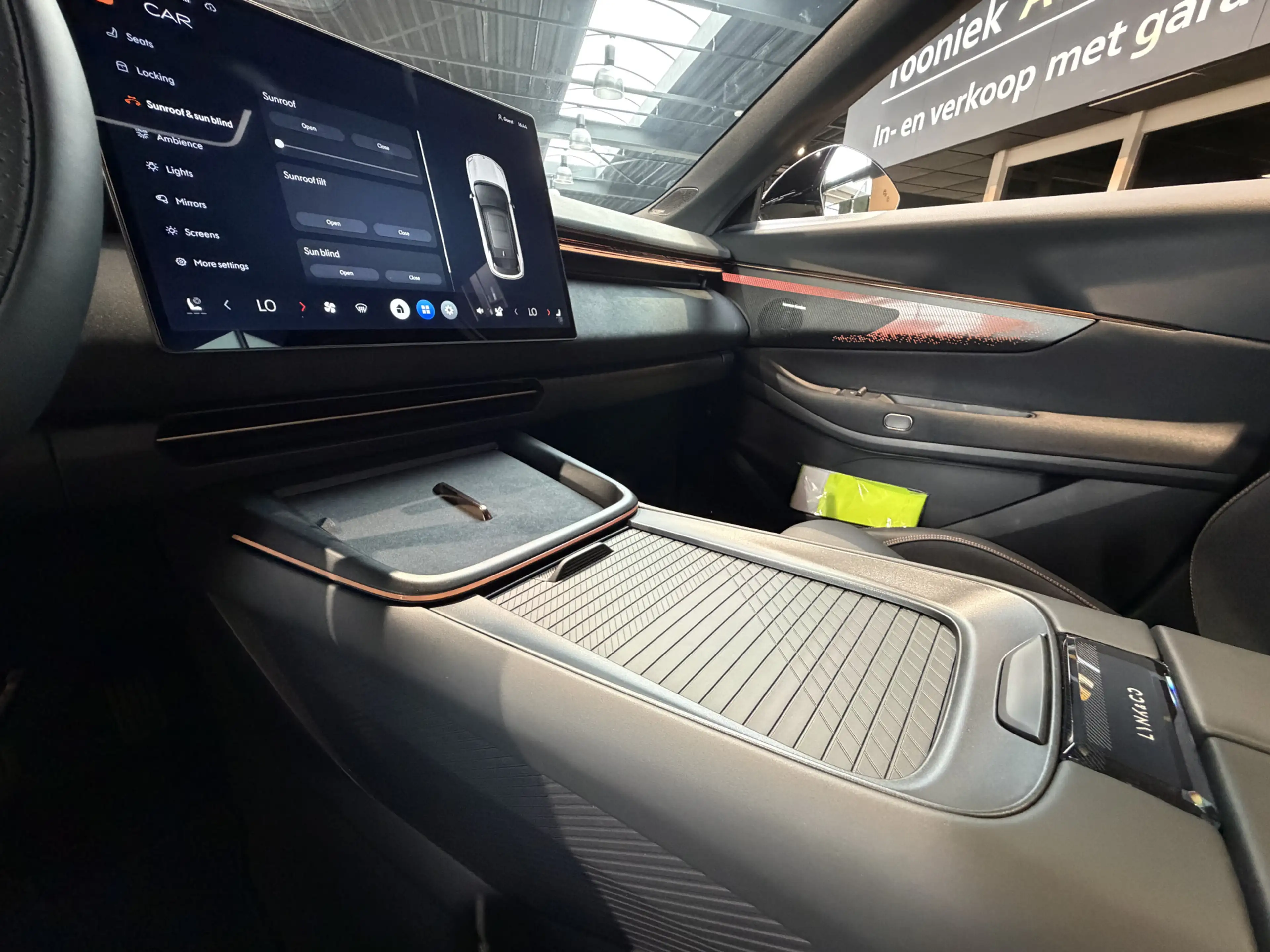Lynk & Co 08 1.5 More PLUG-IN | PANORAMADAK | STOELMASSAGE | ST — photo 20