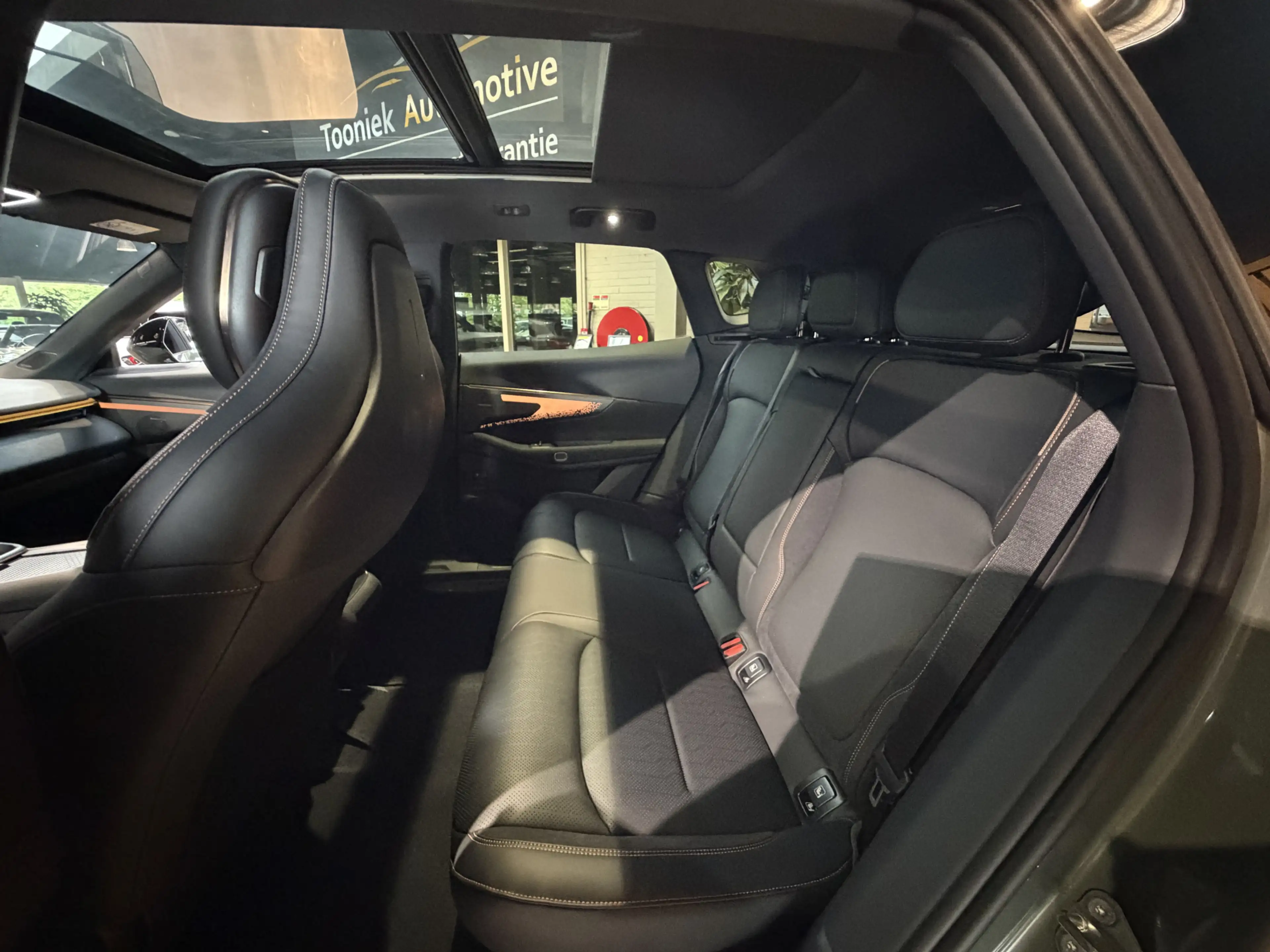 Lynk & Co 08 1.5 More PLUG-IN | PANORAMADAK | STOELMASSAGE | ST — photo 21