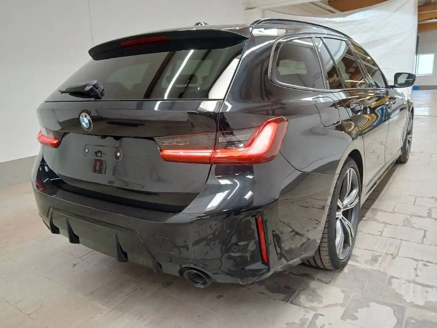 BMW 320 d xDrive M Sport*AHK*Head up*Standheizung Noir - 2