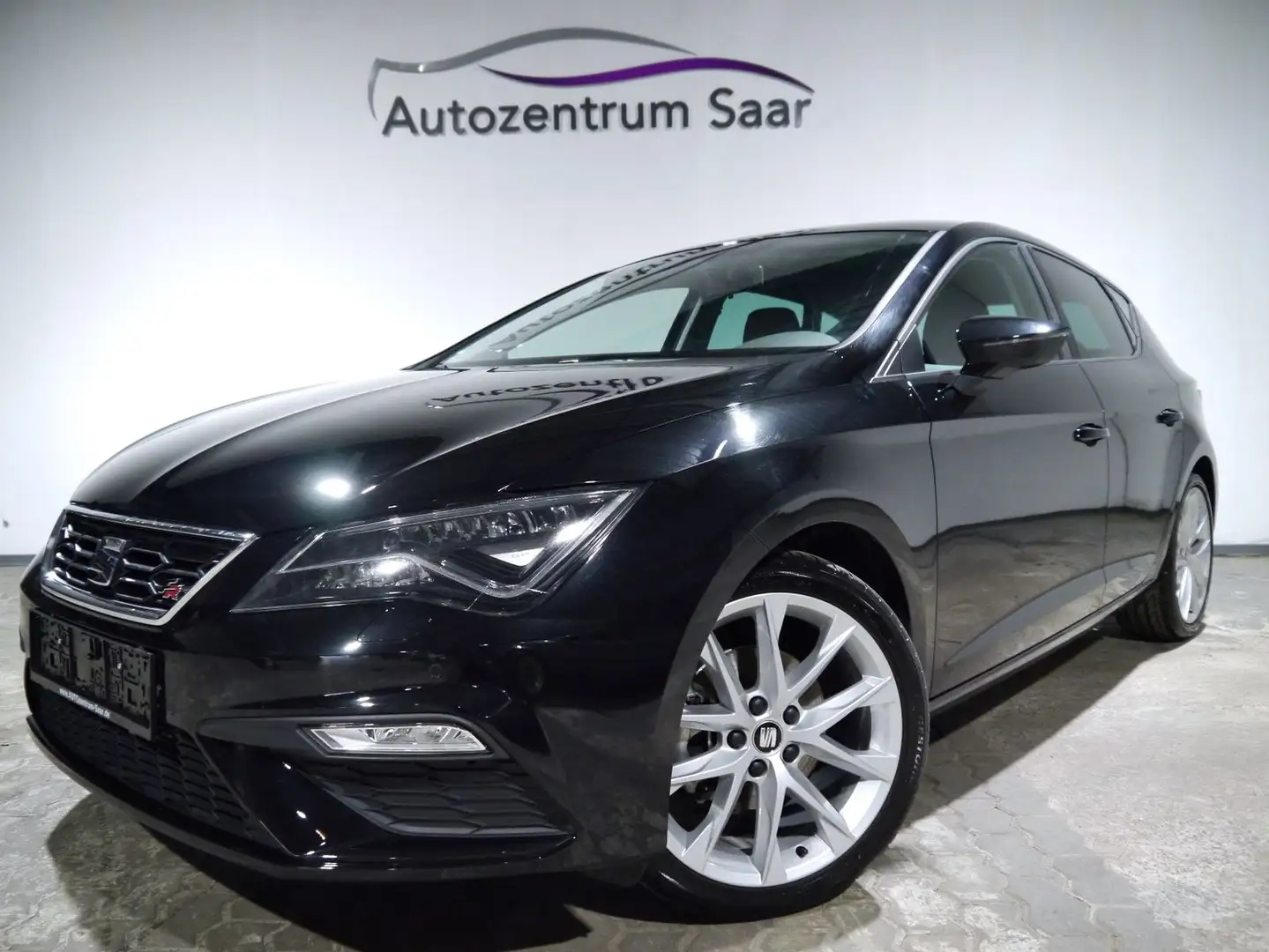 SEAT Leon FR LED Navi Kamera Sitzheizung Tempomat BT Schwarz - 1