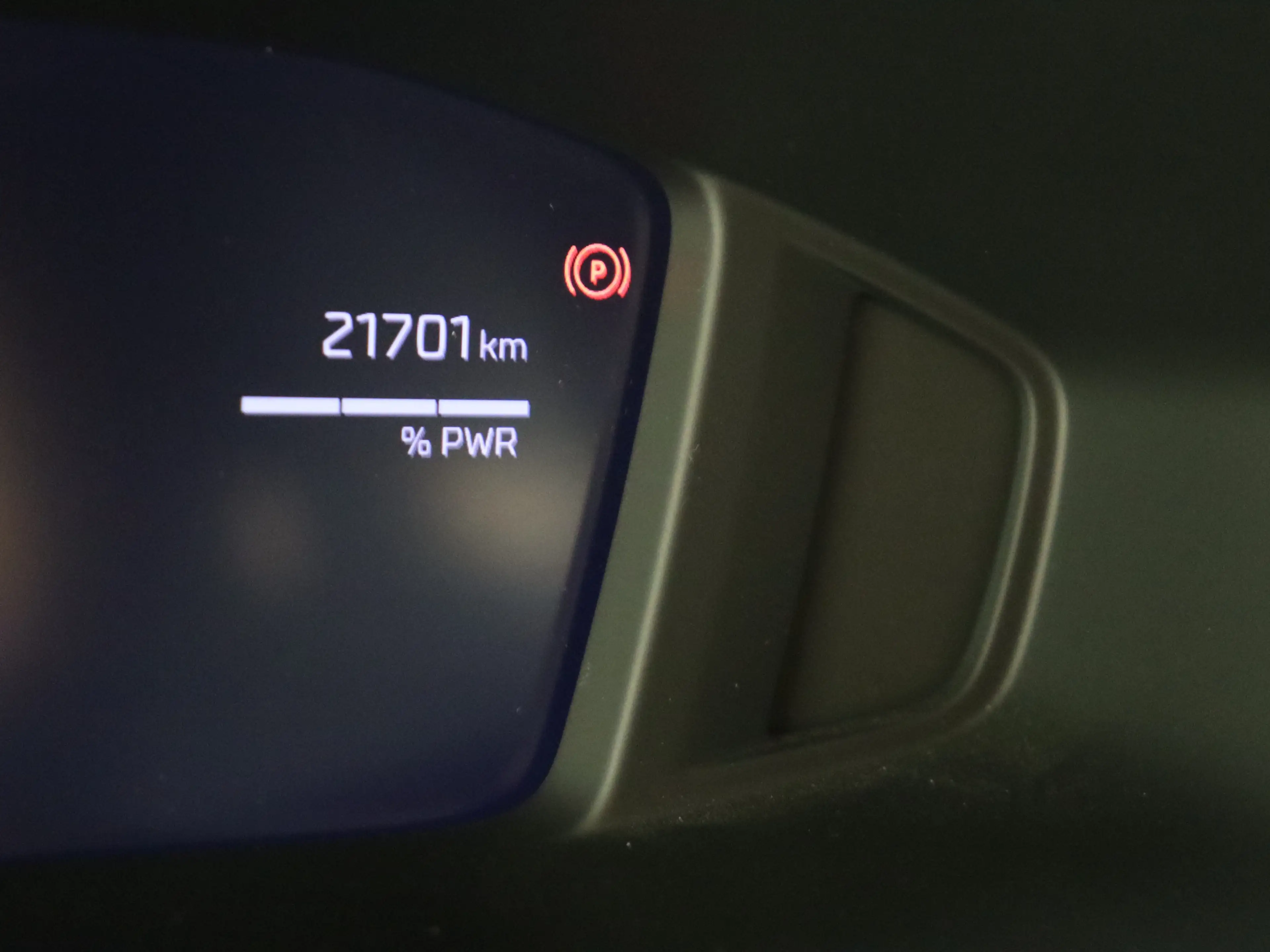Peugeot e-2008 EV Allure 54 kWh — photo 9