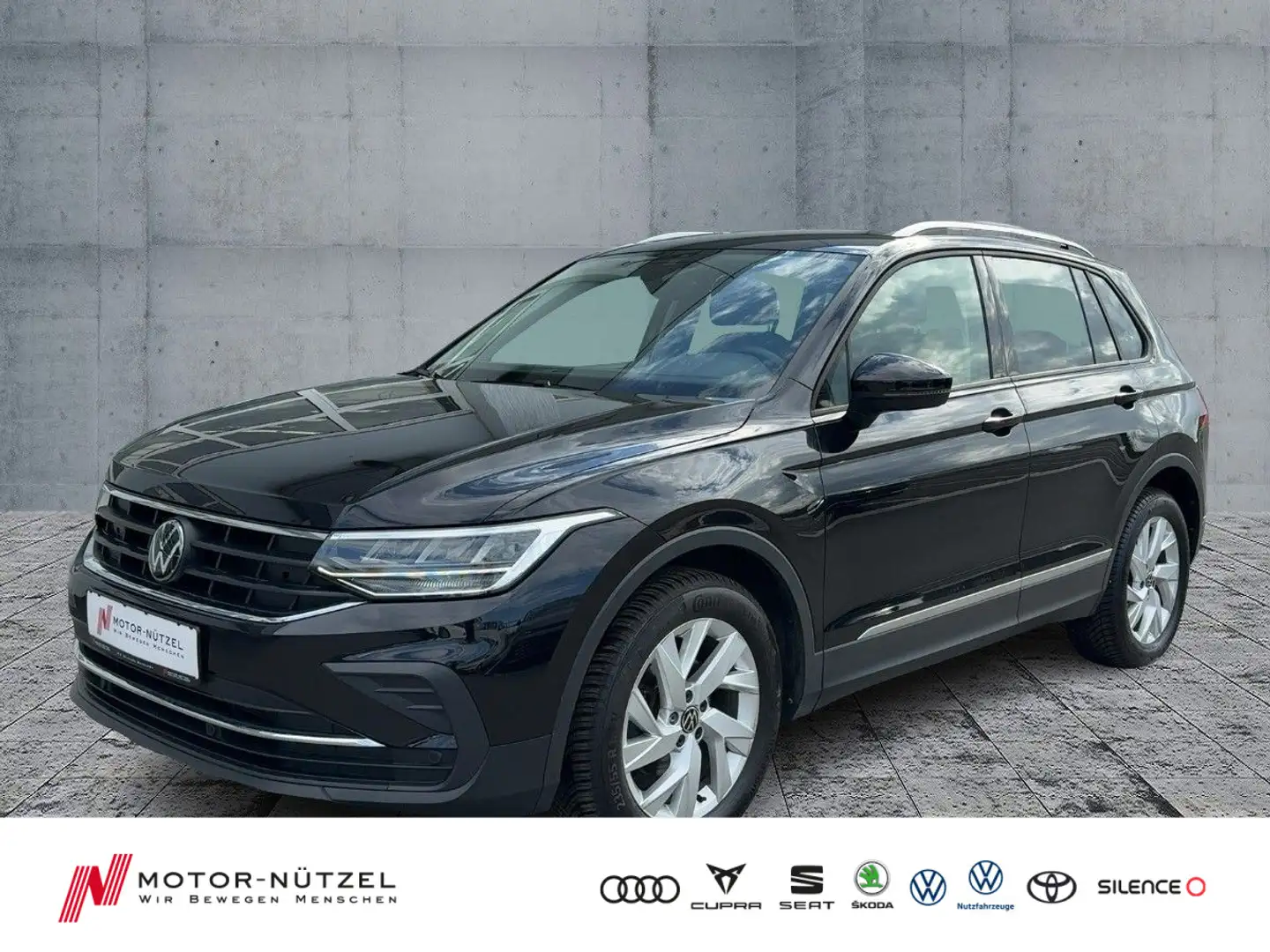 Volkswagen Tiguan 1.5 TSI LIFE LED+NAVI+AHK+ACC+DAB+SHZ+18Z Schwarz - 1