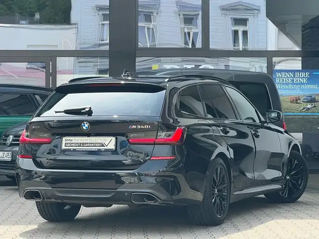 BMW 3 Series view 2