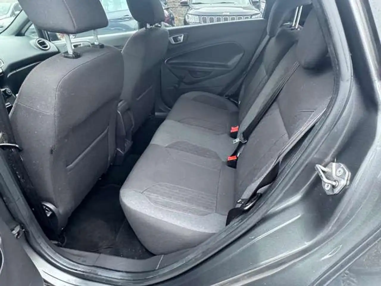 Ford Fiesta 5 portes — photo 9