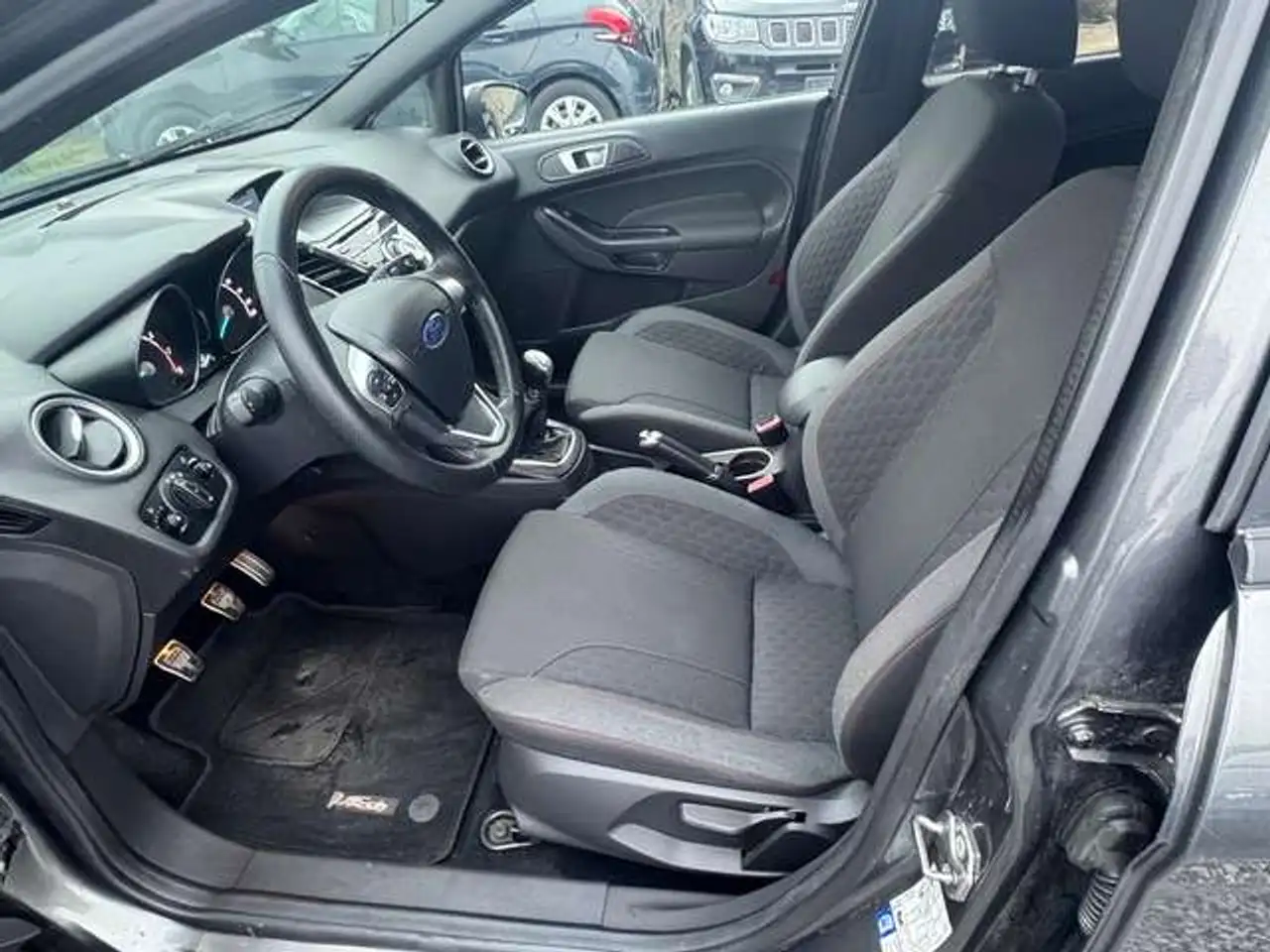 Ford Fiesta 5 portes — photo 8
