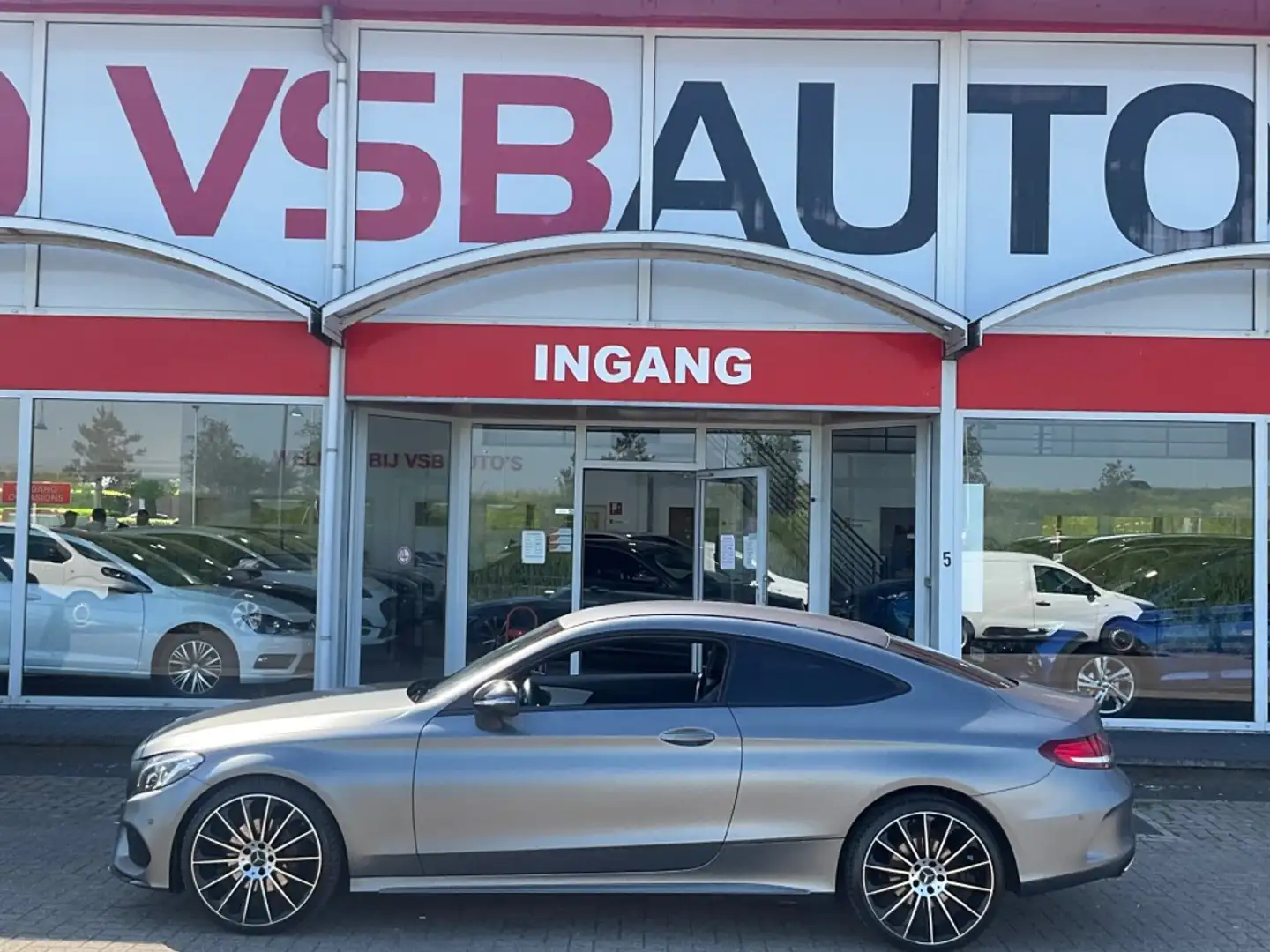 Mercedes-Benz C 200 C 200 AUT. AMG-PAKKET HALF-LEER NAVI CAMERA MAT-GR Gris - 2