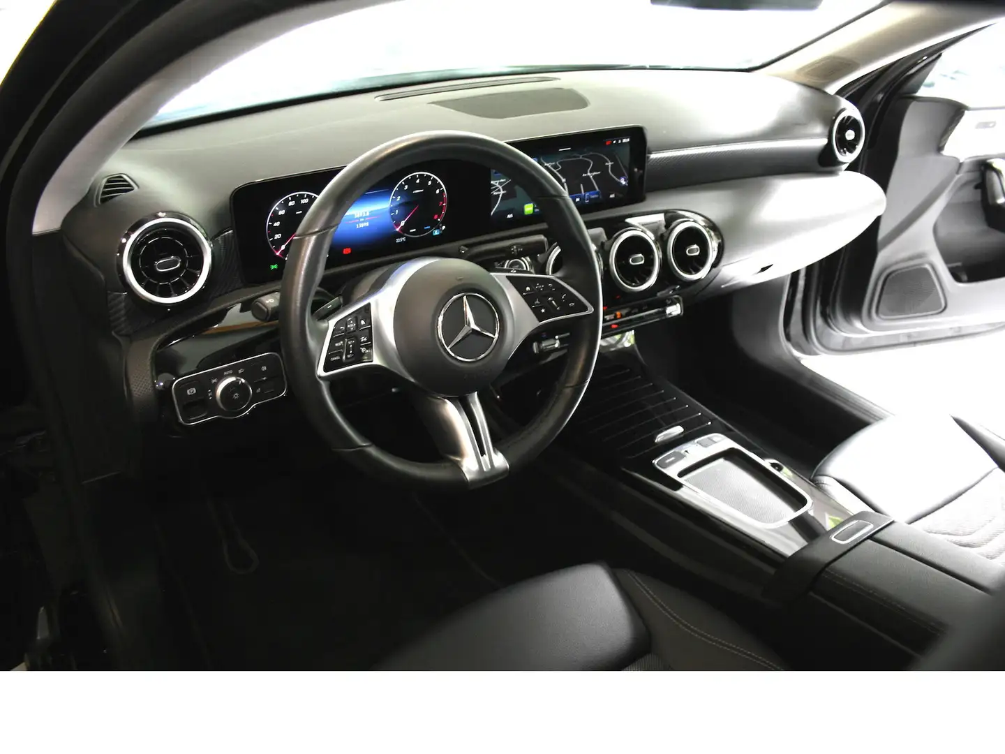 Mercedes-Benz A 180 Progres. Line Advanced *Kamera+PTS*LED* Negro - 2