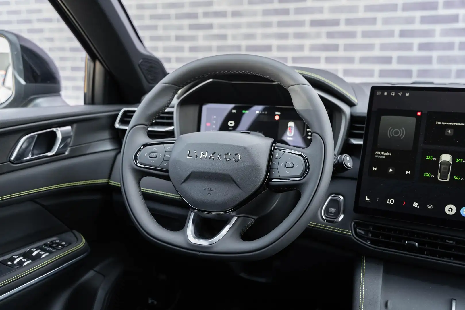 Lynk & Co 01 1.5 Core PHEV | Elegante SUV met 1.800 kg trekverm Groen - 2