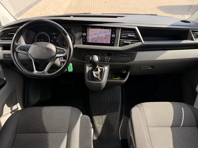 Volkswagen Transporter view 19