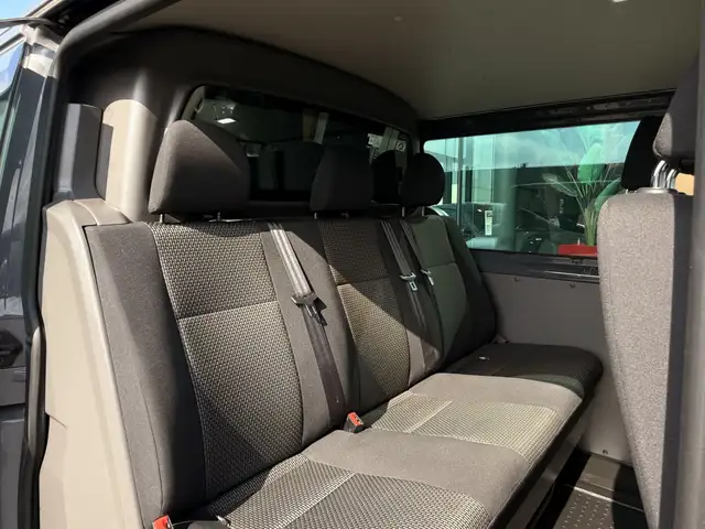 Volkswagen Transporter view 8