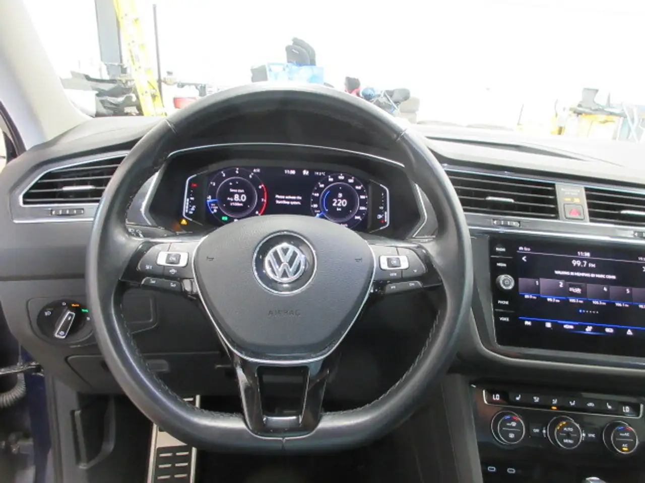 Volkswagen Tiguan снимка Volkswagen Tiguan