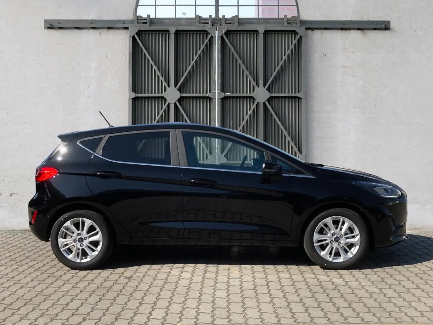 Ford Fiesta Titanium Winterpaket LED Rückfahrkamera Schwarz - 2