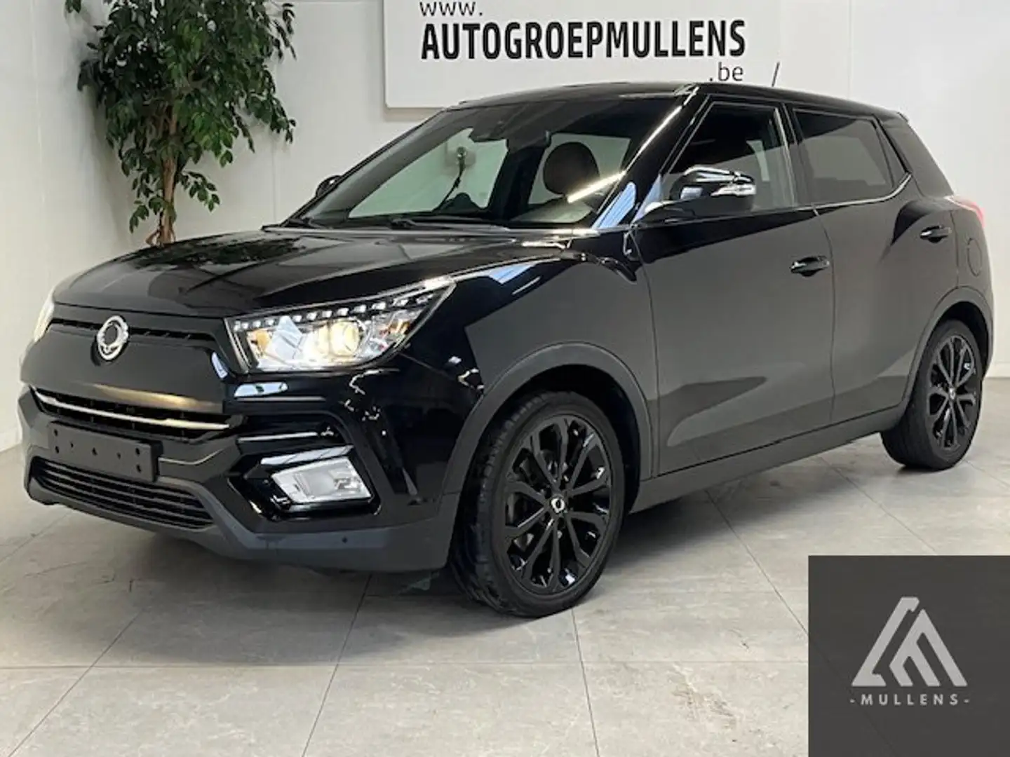 SsangYong Tivoli T-GDI Ruby 2WD + Leder + Afneembare trekhaak Noir - 1