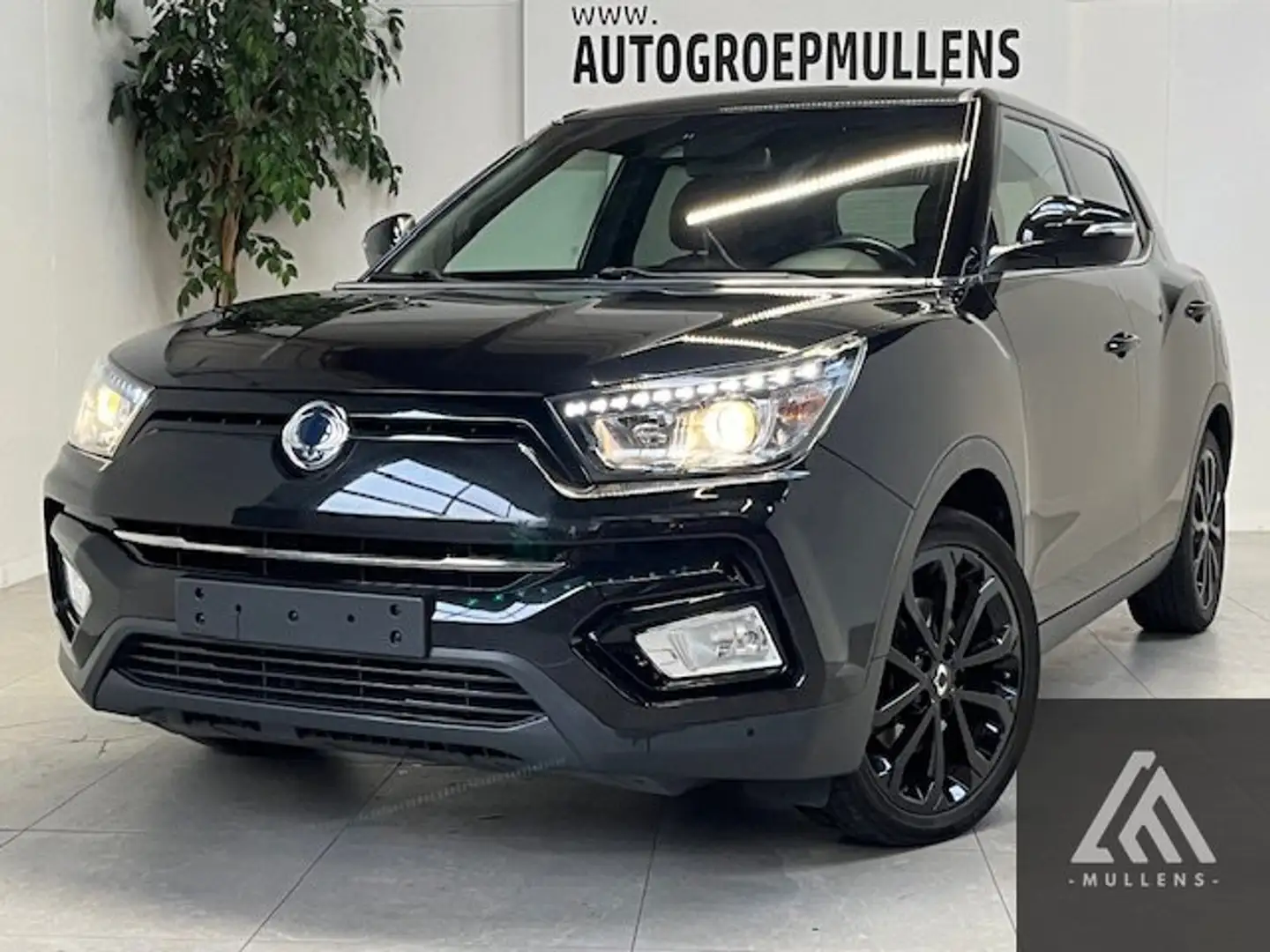 SsangYong Tivoli T-GDI Ruby 2WD + Leder + Afneembare trekhaak Noir - 2