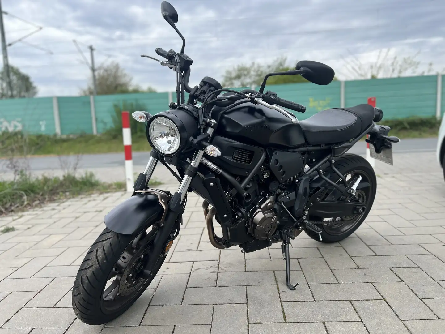 Yamaha XSR 700 Чорний - 1
