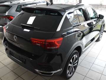 Bild 3 Volkswagen T-Roc United ACC Navi APP LED AHK PDC V+H +WR