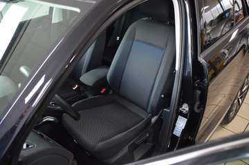 Bild 5 Volkswagen T-Roc United ACC Navi APP LED AHK PDC V+H +WR