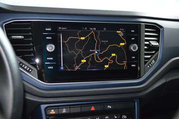 Bild 10 Volkswagen T-Roc United ACC Navi APP LED AHK PDC V+H +WR