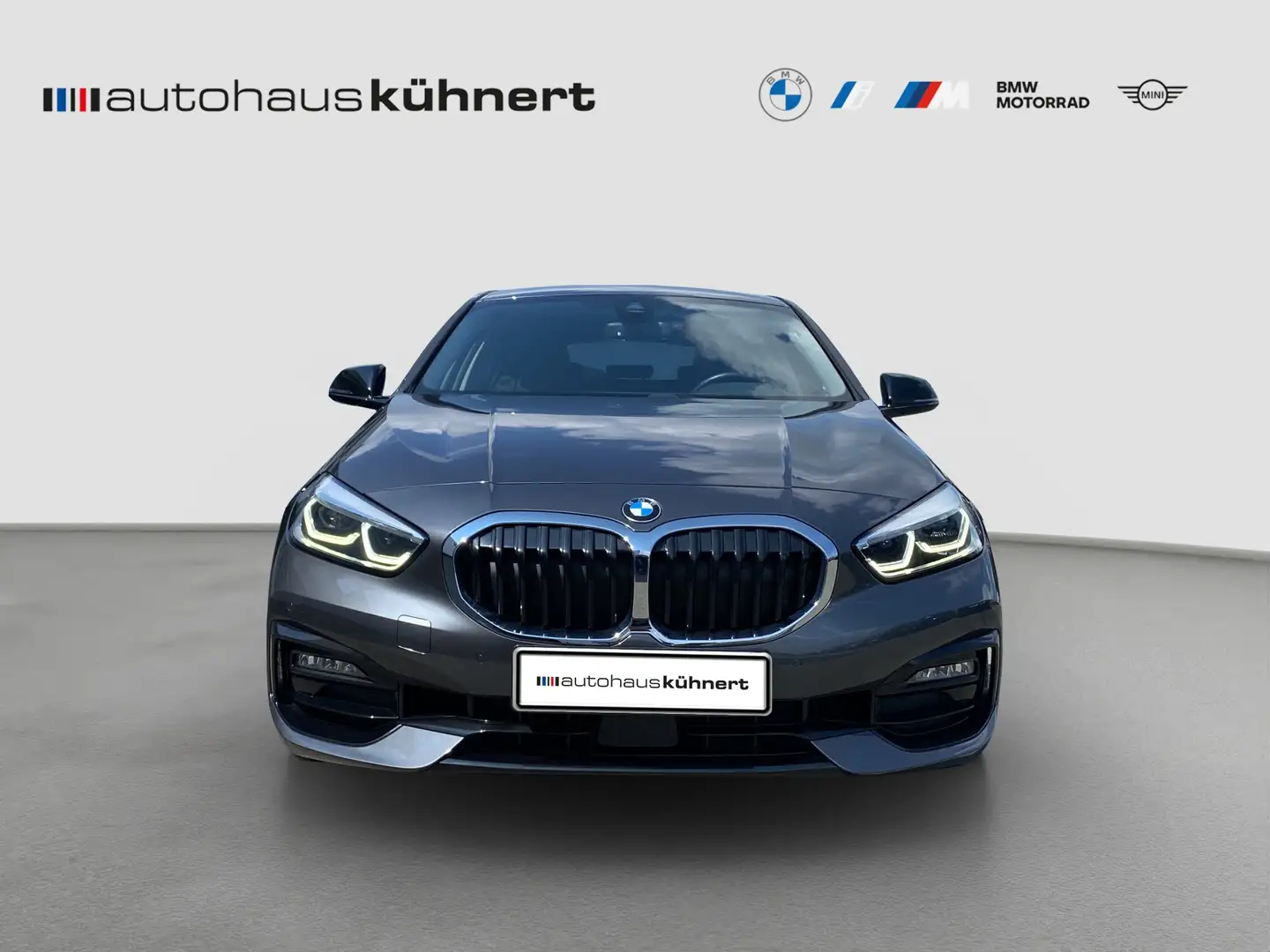 BMW 118 d 5-Türer SportLine SpurAss HiFi Sportsitz Navi AU Grijs - 2