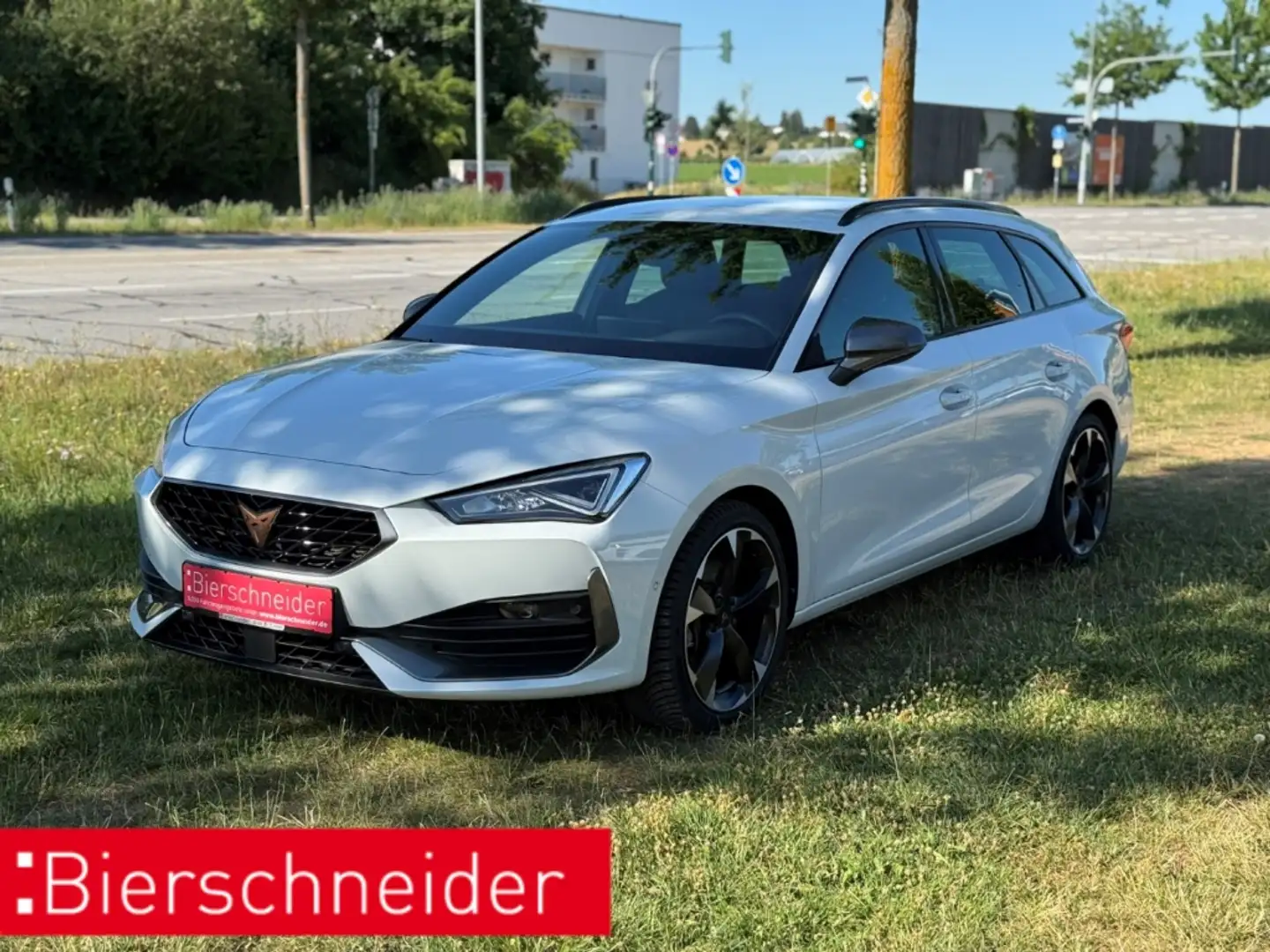 CUPRA Leon Sportstourer 2.0 TSI DSG LED NAVI ACC PARKASS SHZ Weiß - 1