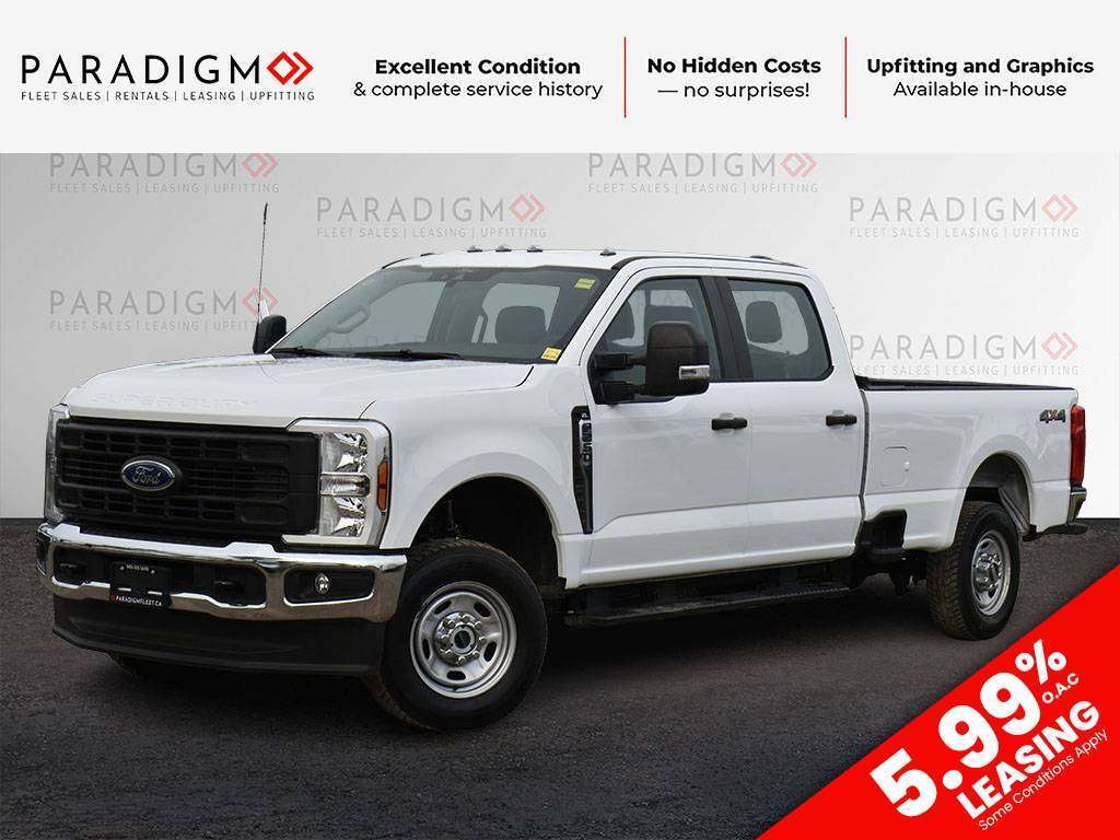 White 2025 Ford F-250 Super Duty Pickup Truck Four-Wheel Drive Automatic