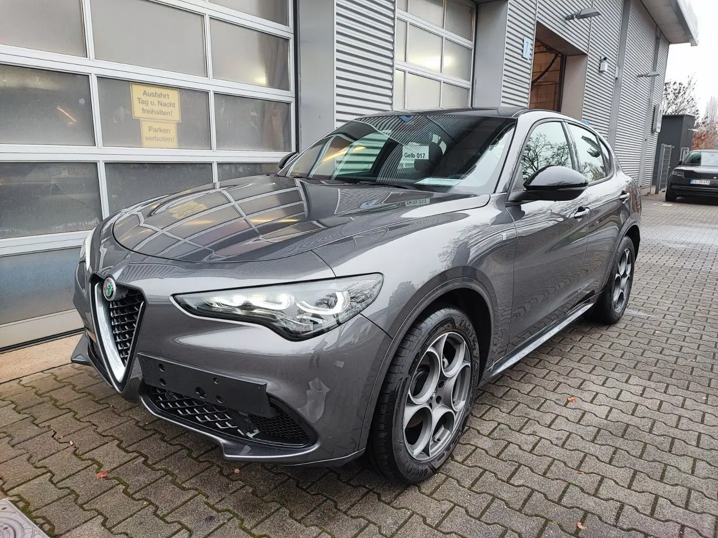 Alfa Romeo Stelvio Ti Q4 neues Model Grau - 1