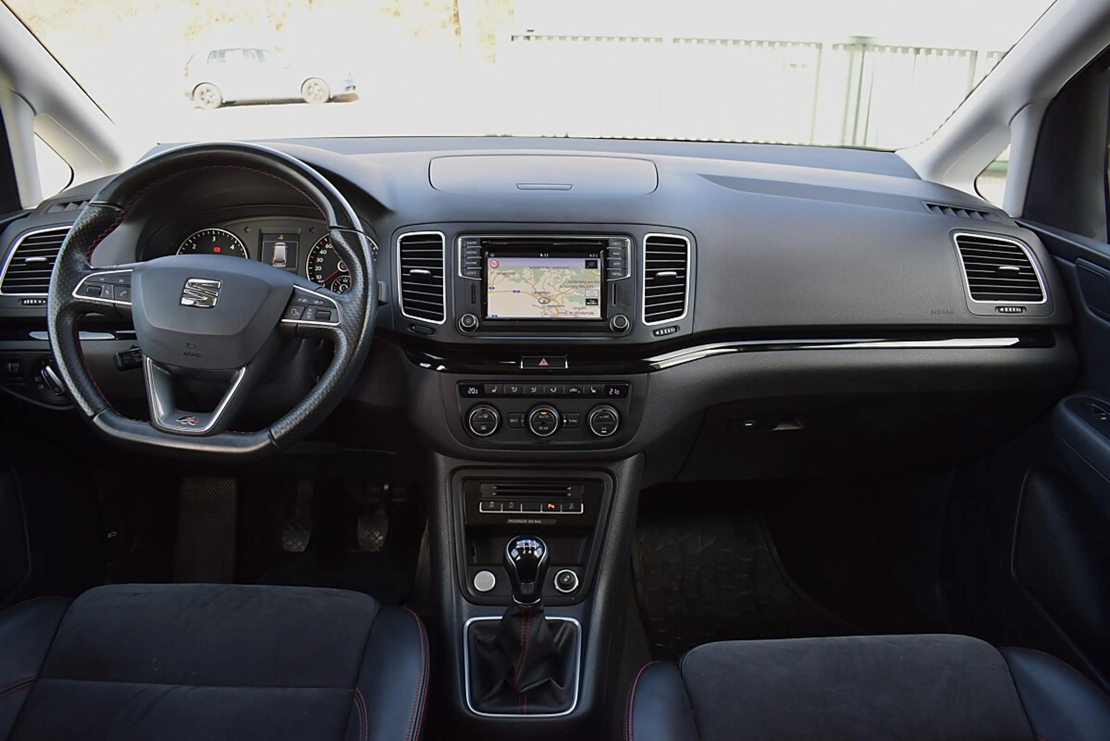 SEAT Alhambra FR 2,0 TDI 4WD — photo 15