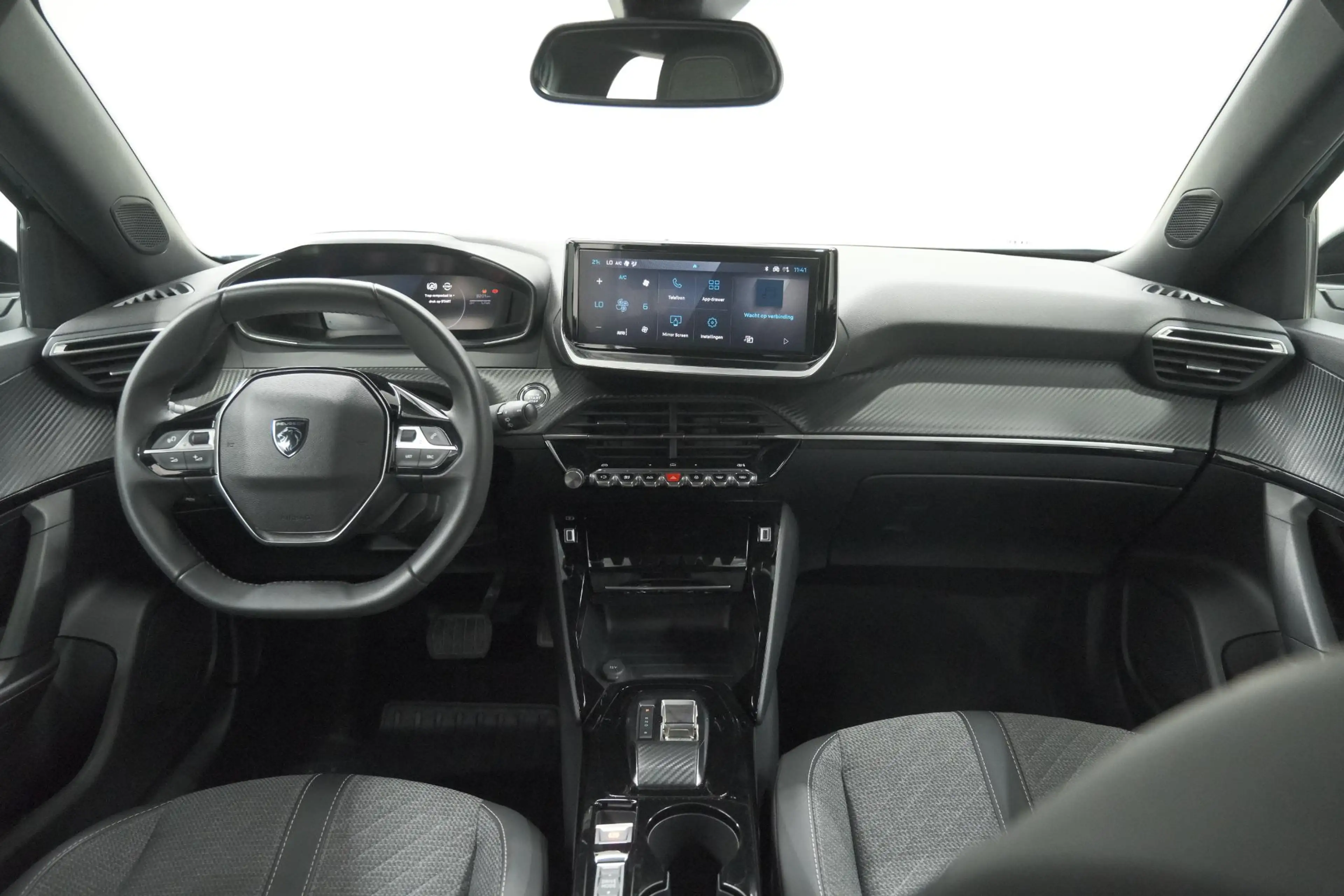 Peugeot e-2008 EV Allure Avantage 54 kWh | 98% SoH | 11 KW Lader — photo 2