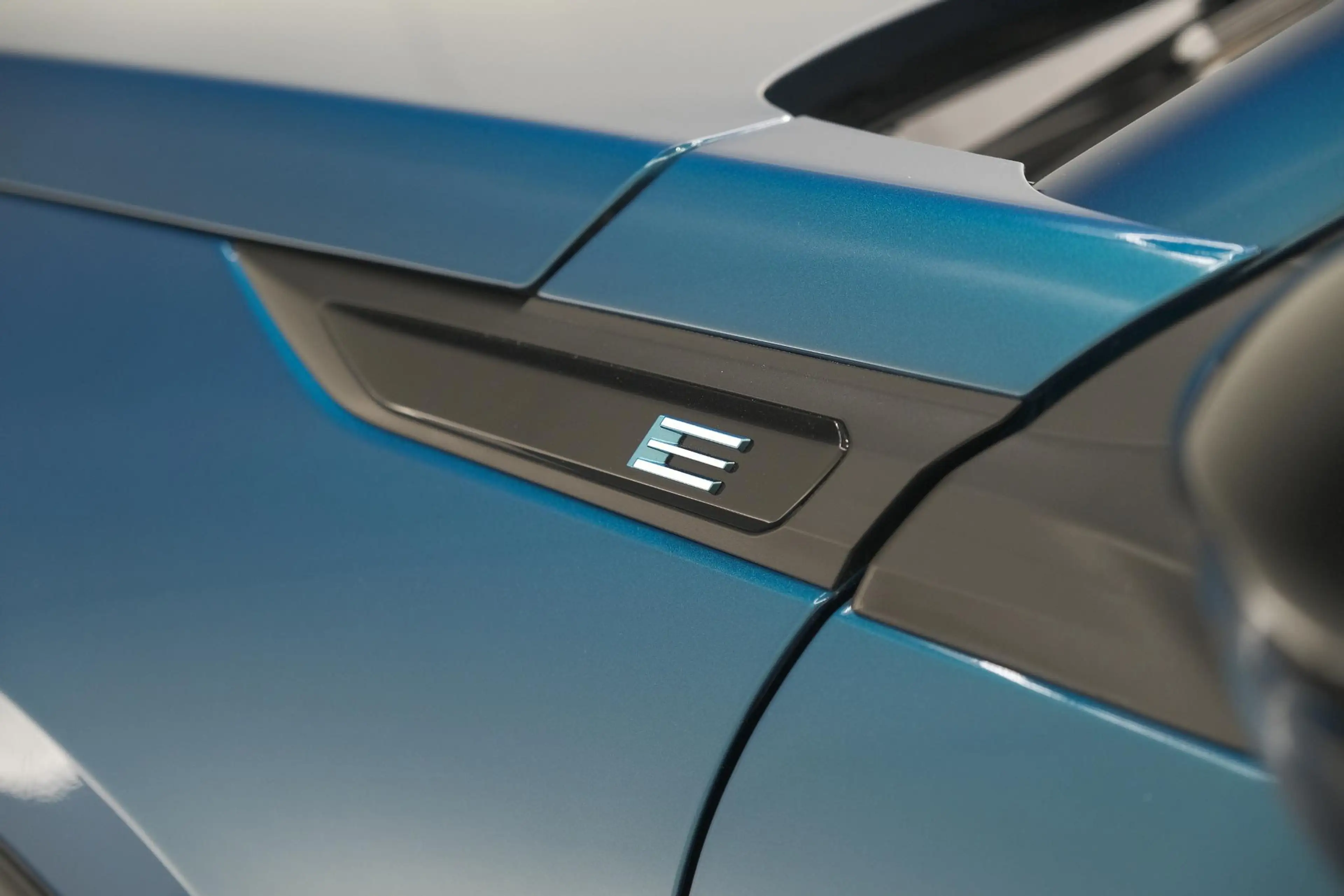 Peugeot e-2008 EV Allure Avantage 54 kWh | 98% SoH | 11 KW Lader — photo 12