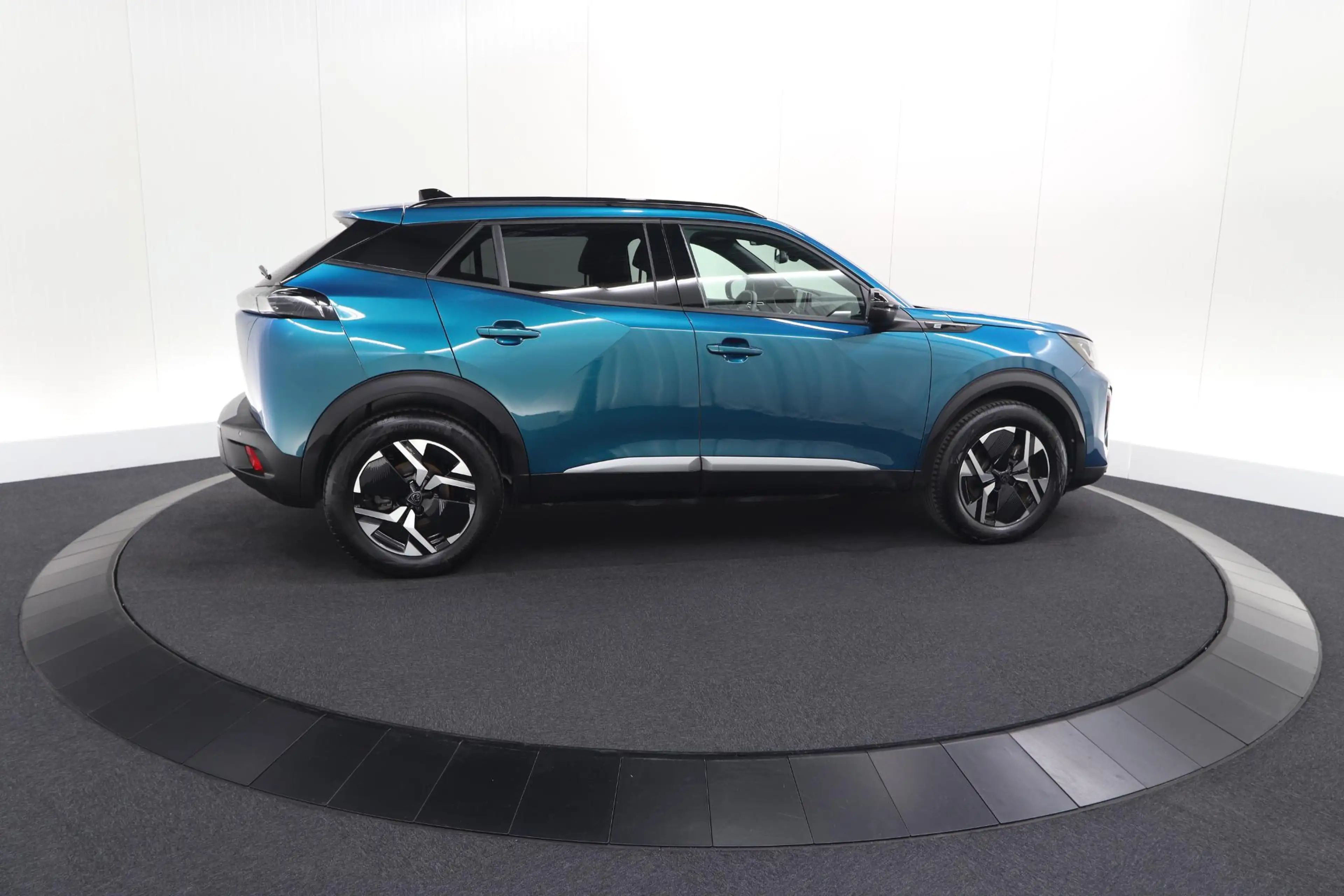 Peugeot e-2008 EV Allure Avantage 54 kWh | 98% SoH | 11 KW Lader — photo 8