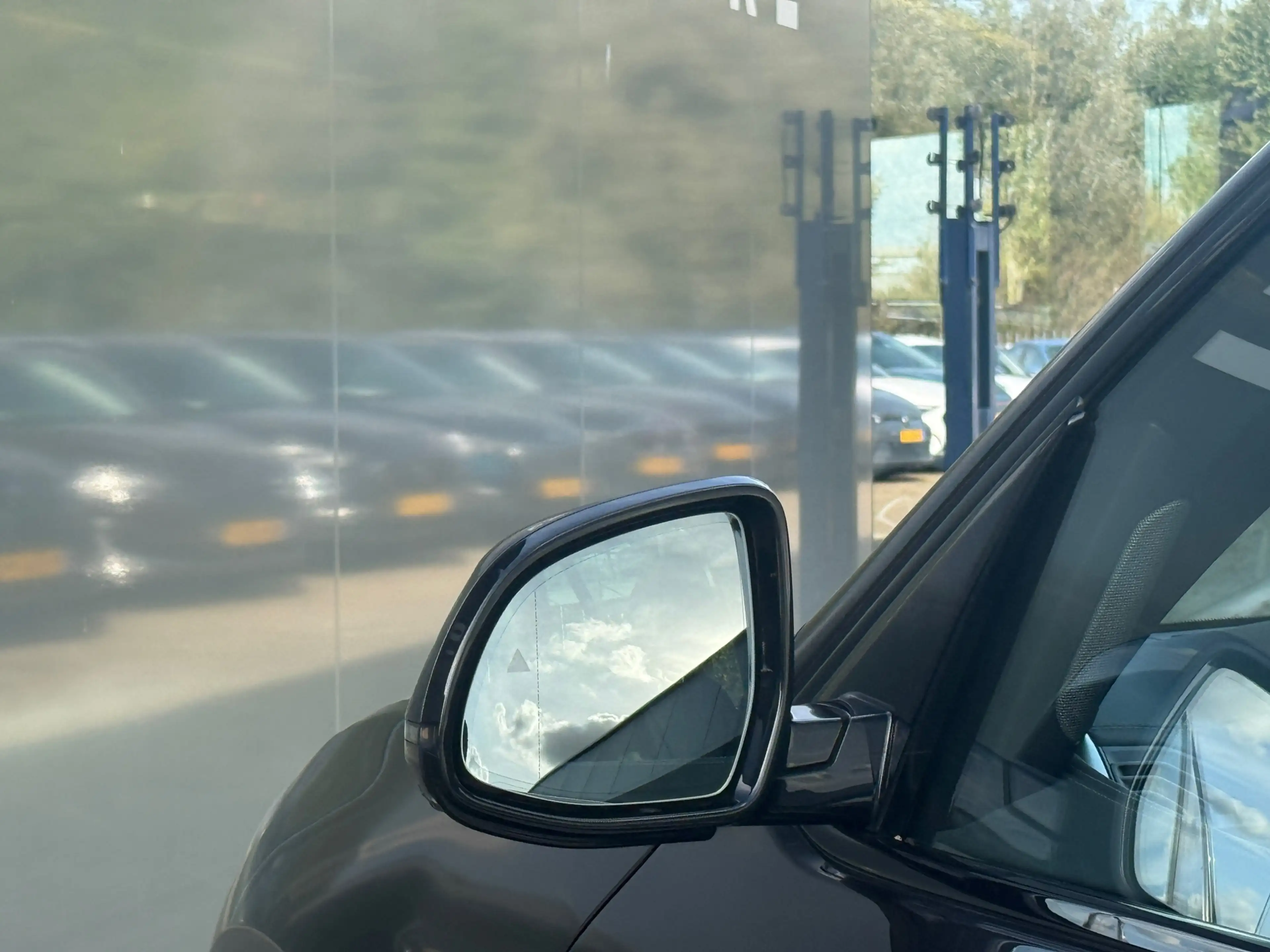 BMW iX3 High Executive 80 kWh SHADOW 97% SOH PANO|LEDER|TR — photo 19