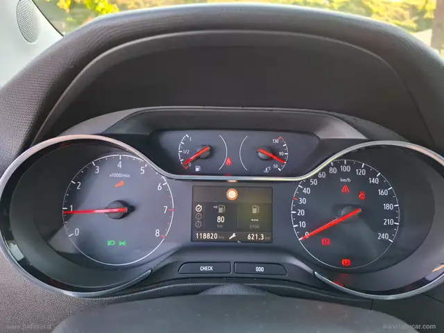 Opel Crossland X view 13