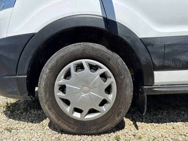 Ford Transit view 9