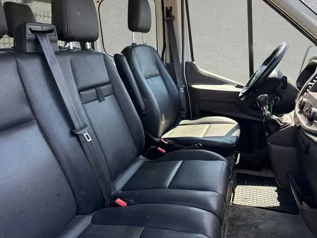 Ford Transit view 3