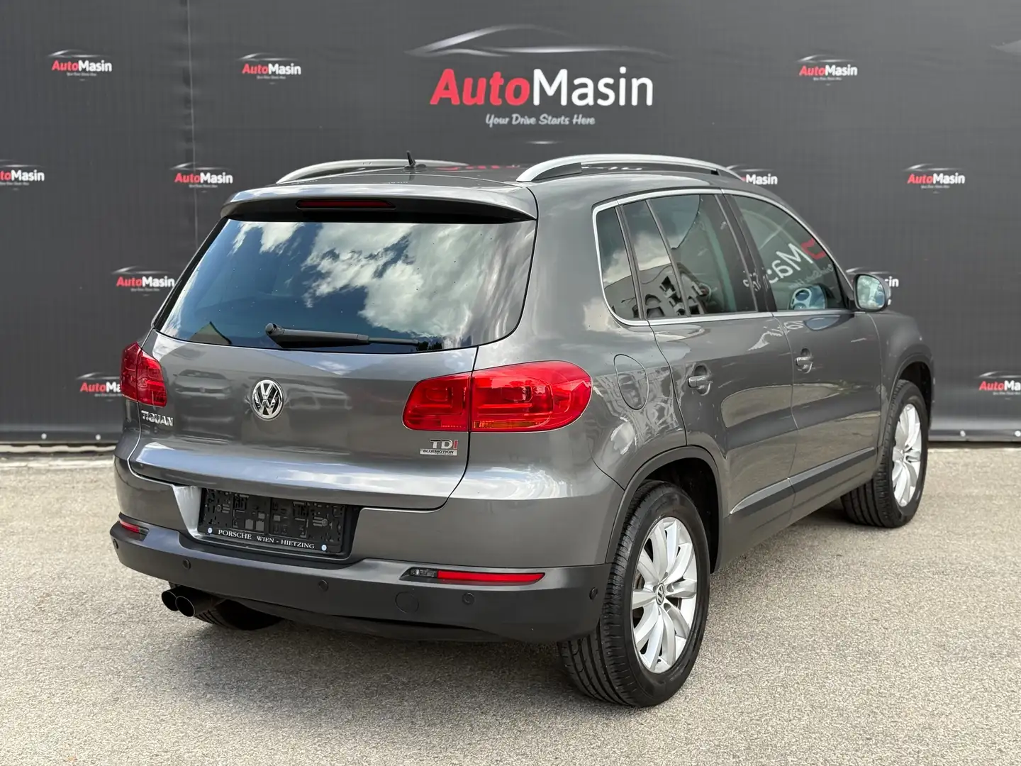 Volkswagen Tiguan 2,0 TDI Sky BMT DPF // ERSTBESITZ //PANORAMADACH// Gris - 2