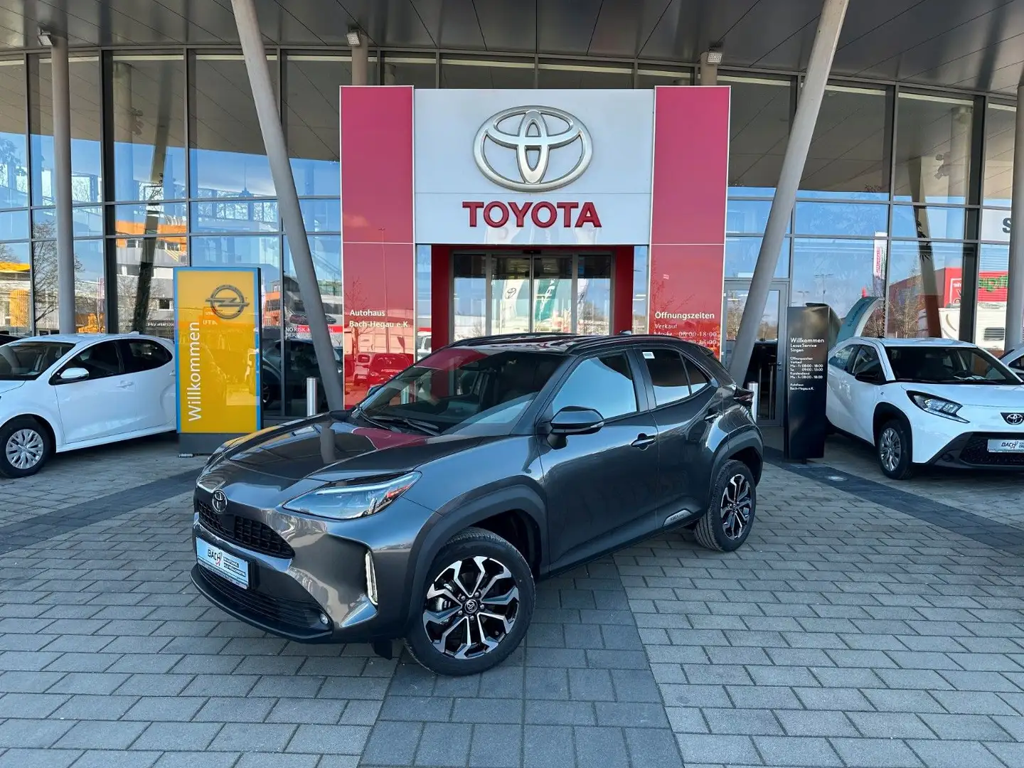 Toyota Yaris Cross Hybrid Teamplayer,NAVI,LED,KAMERA Grau - 1