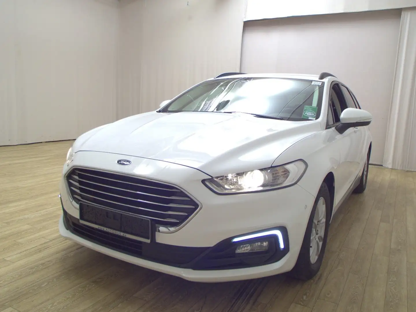 Ford Mondeo Turnier 2.0 EB Trend Navi Shz AHK PDC Weiß - 2