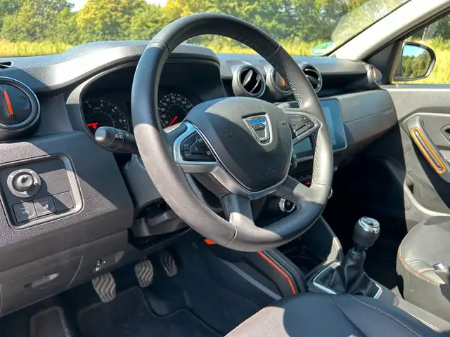 Dacia Duster view 15
