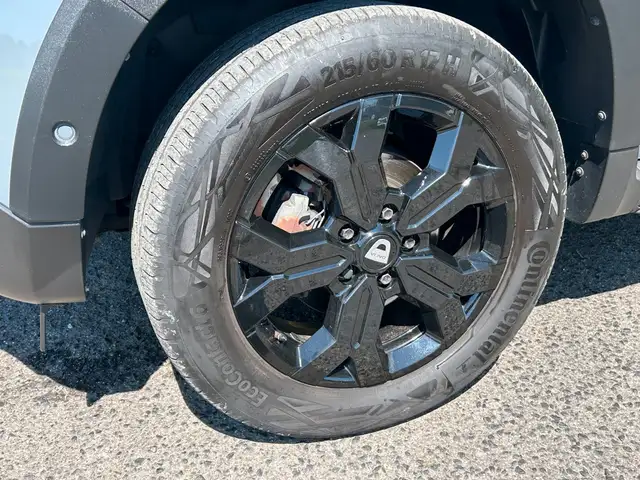 Dacia Duster view 9