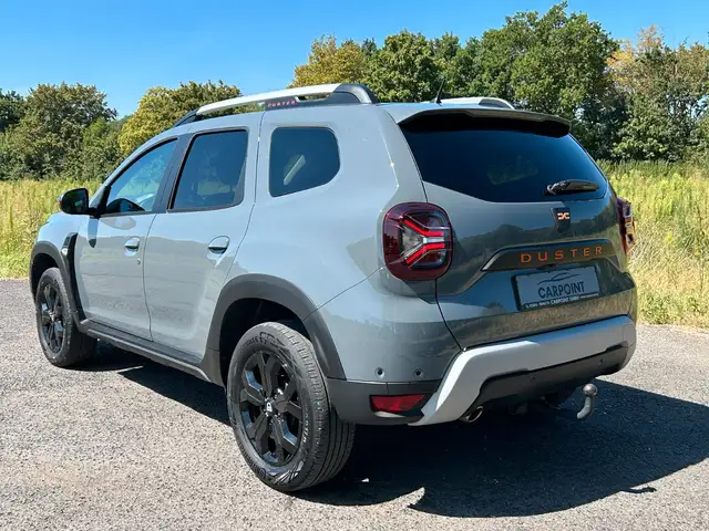 Dacia Duster view 3