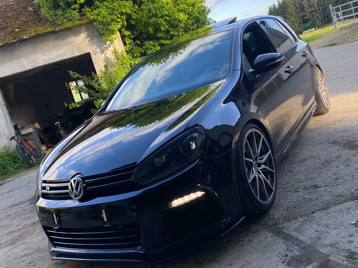 Volkswagen Golf Golf R 2,0 TSI 4MOTION DSG R Schwarz - 1