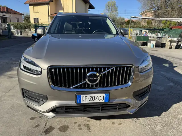 Volvo XC90 2.0 b5 Momentum Pro awd 7p.ti geartronic