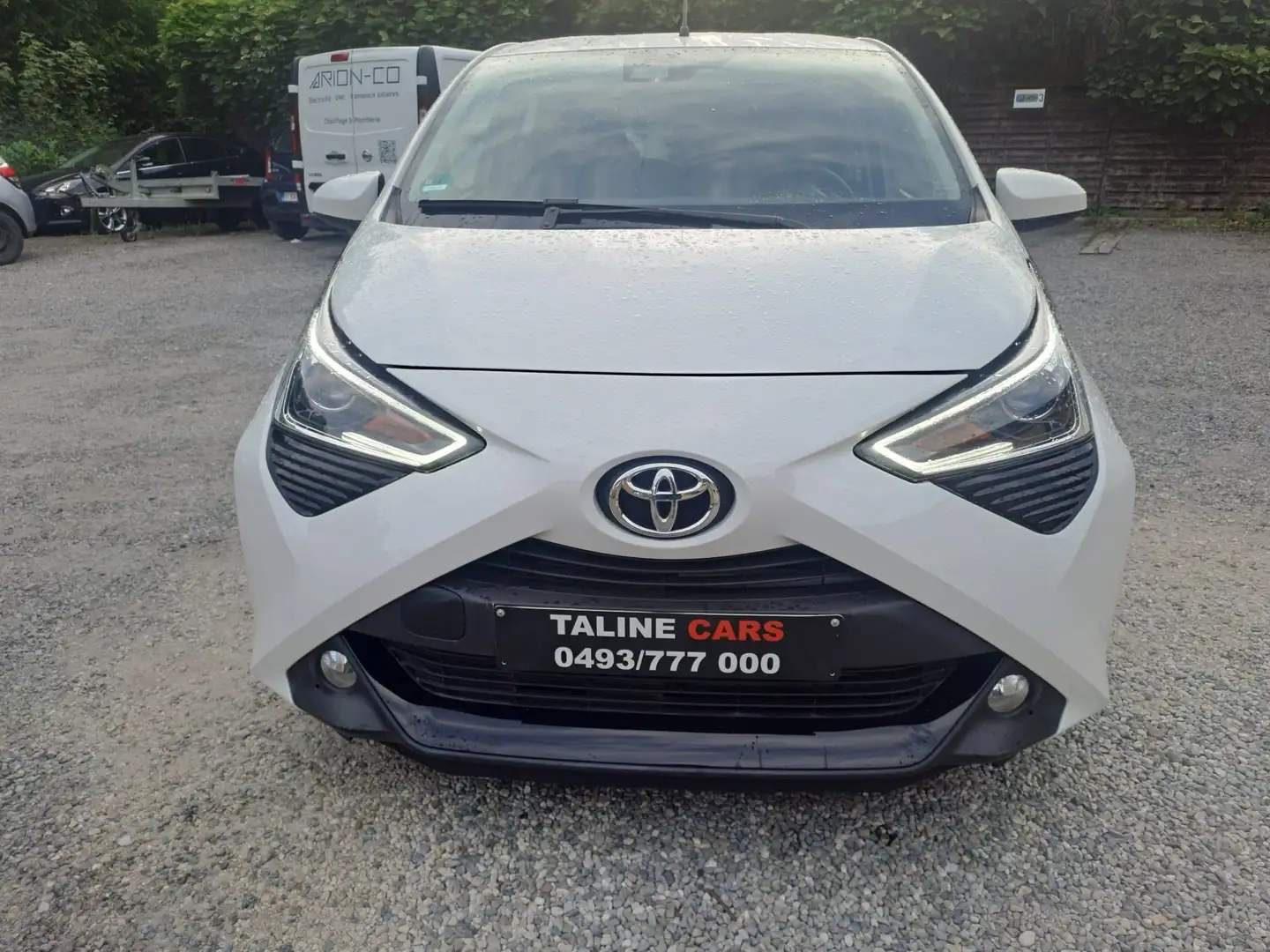 Toyota Aygo Aygo 1.0i VVT-i x-play II M/M Blanc - 1