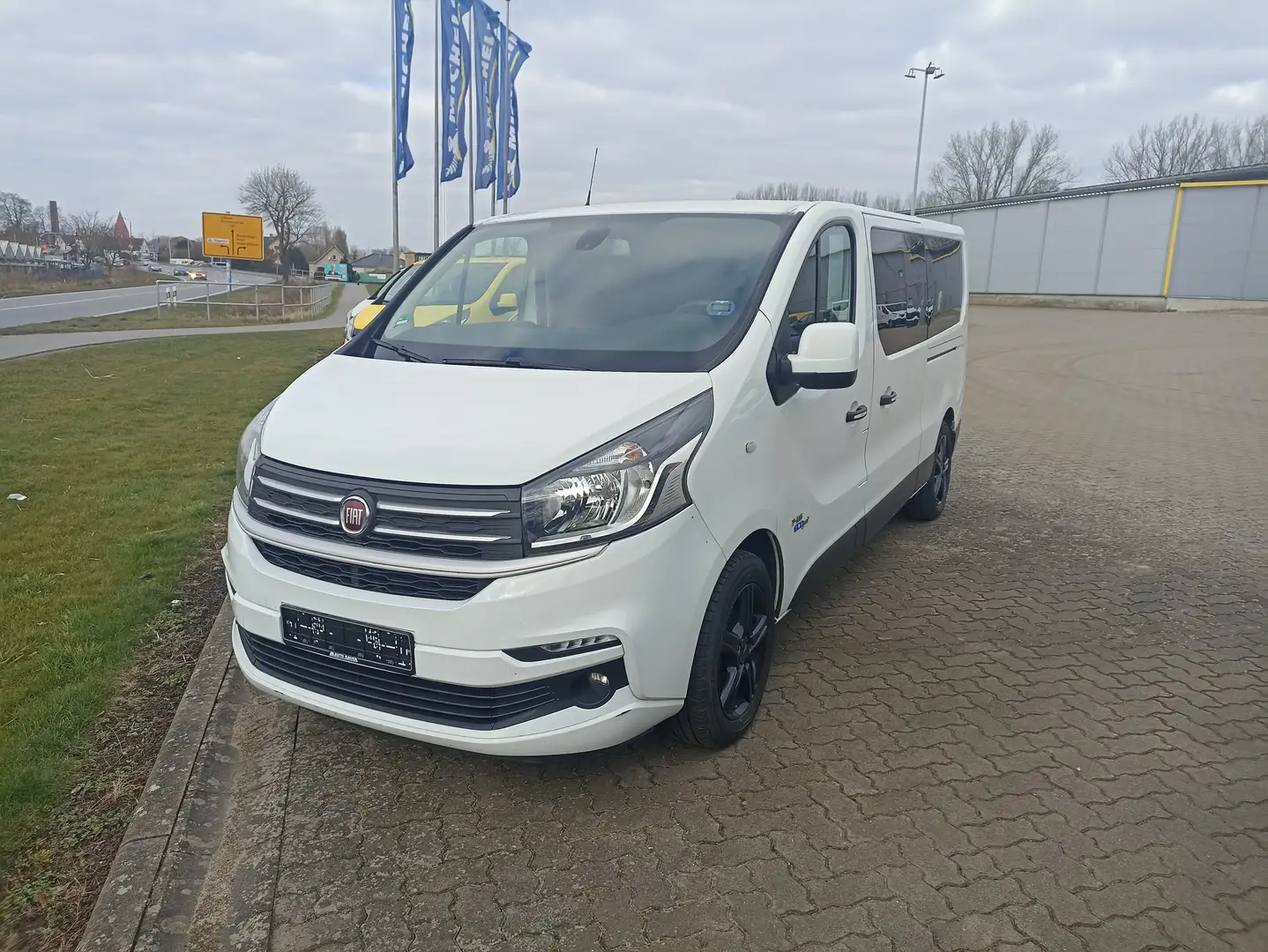 Fiat Talento Kombi L2H1 1,2t Family Weiß - 1