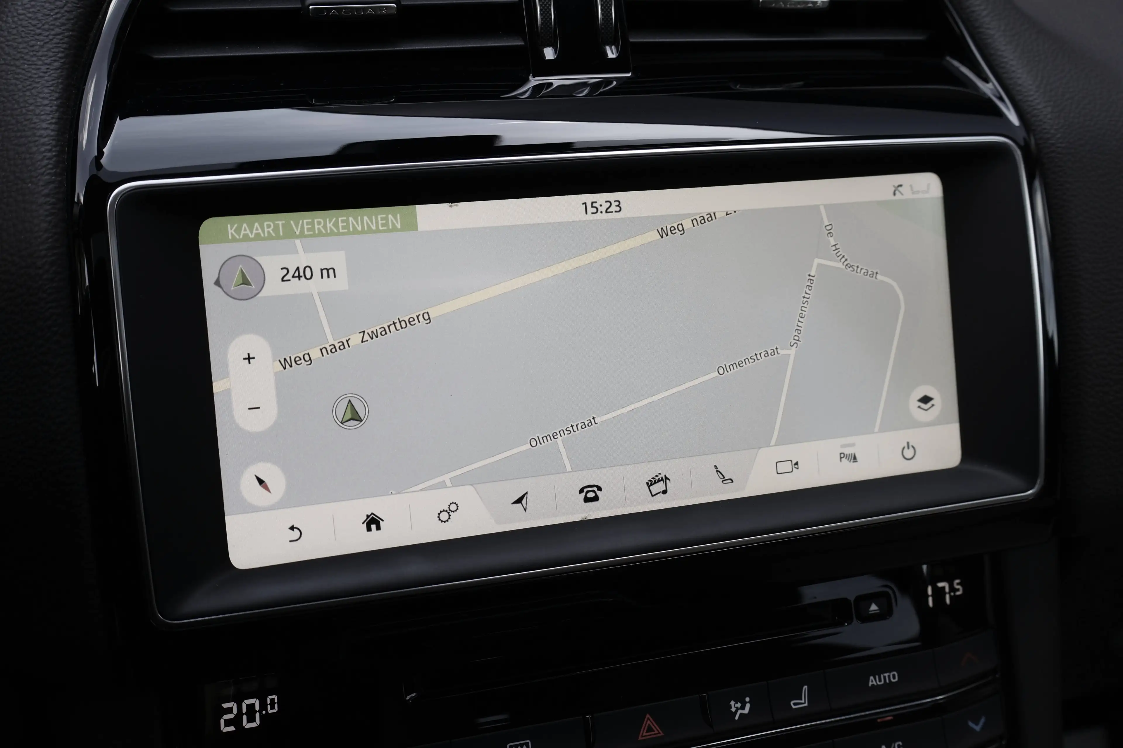Jaguar F-Pace F-Pace 2.0 D AWD Pano CruiseC CarPlay MERIDIAN Garantie* — photo 14