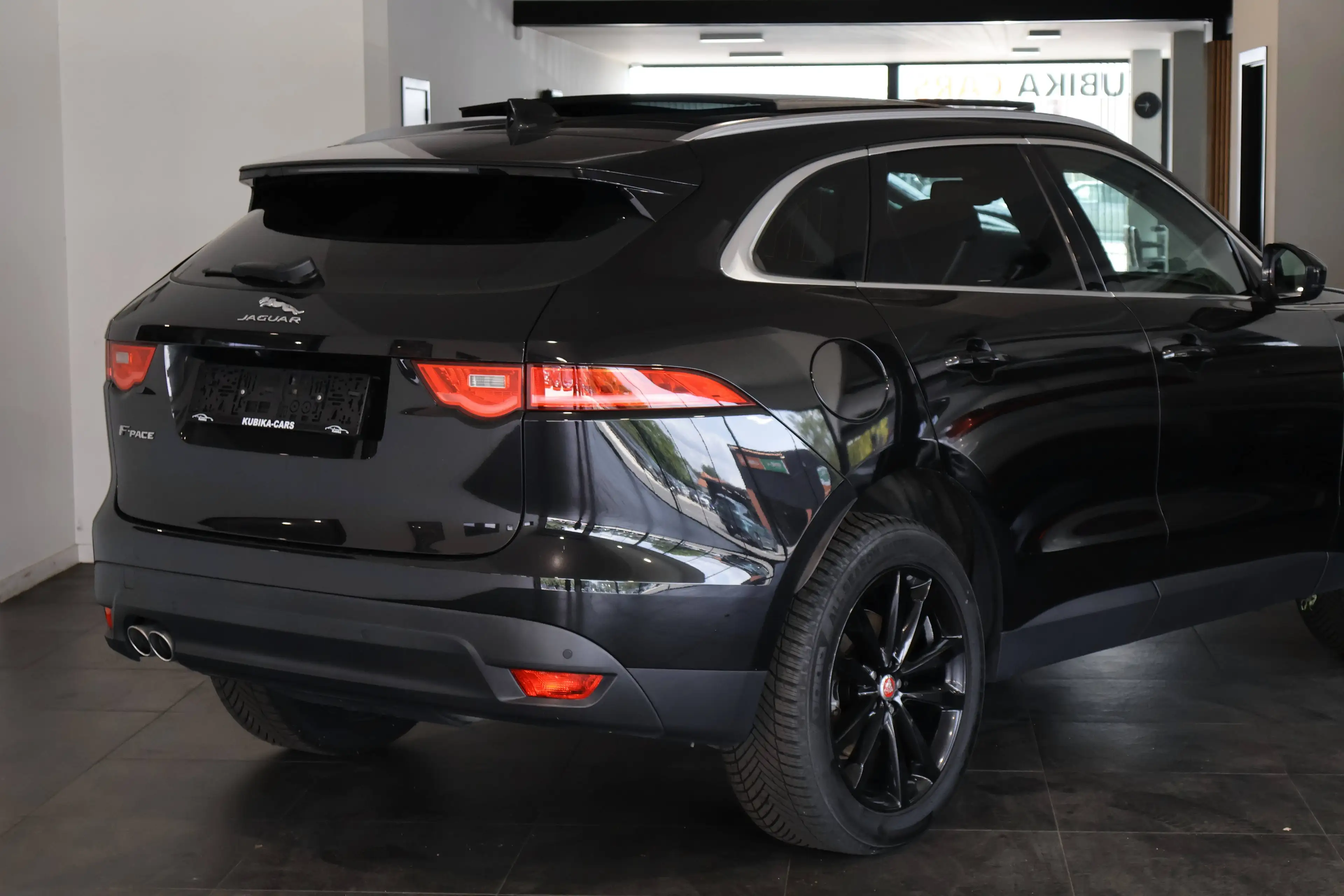 Jaguar F-Pace F-Pace 2.0 D AWD Pano CruiseC CarPlay MERIDIAN Garantie* — photo 5
