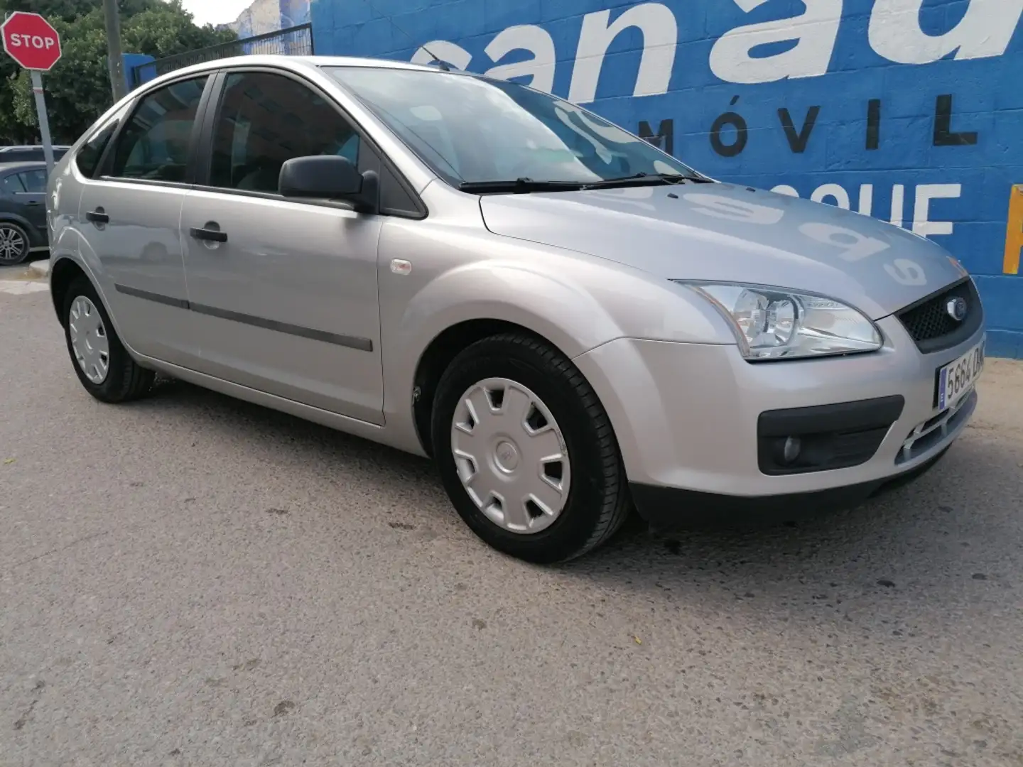 Ford Focus 1.6 Trend Plateado - 2